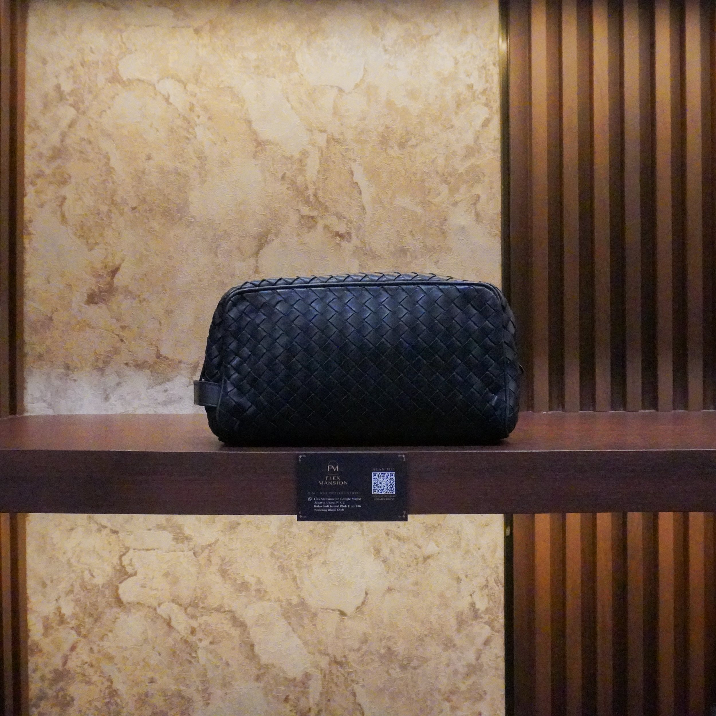 Bottega intrecciato travel pouch black (new 25jt