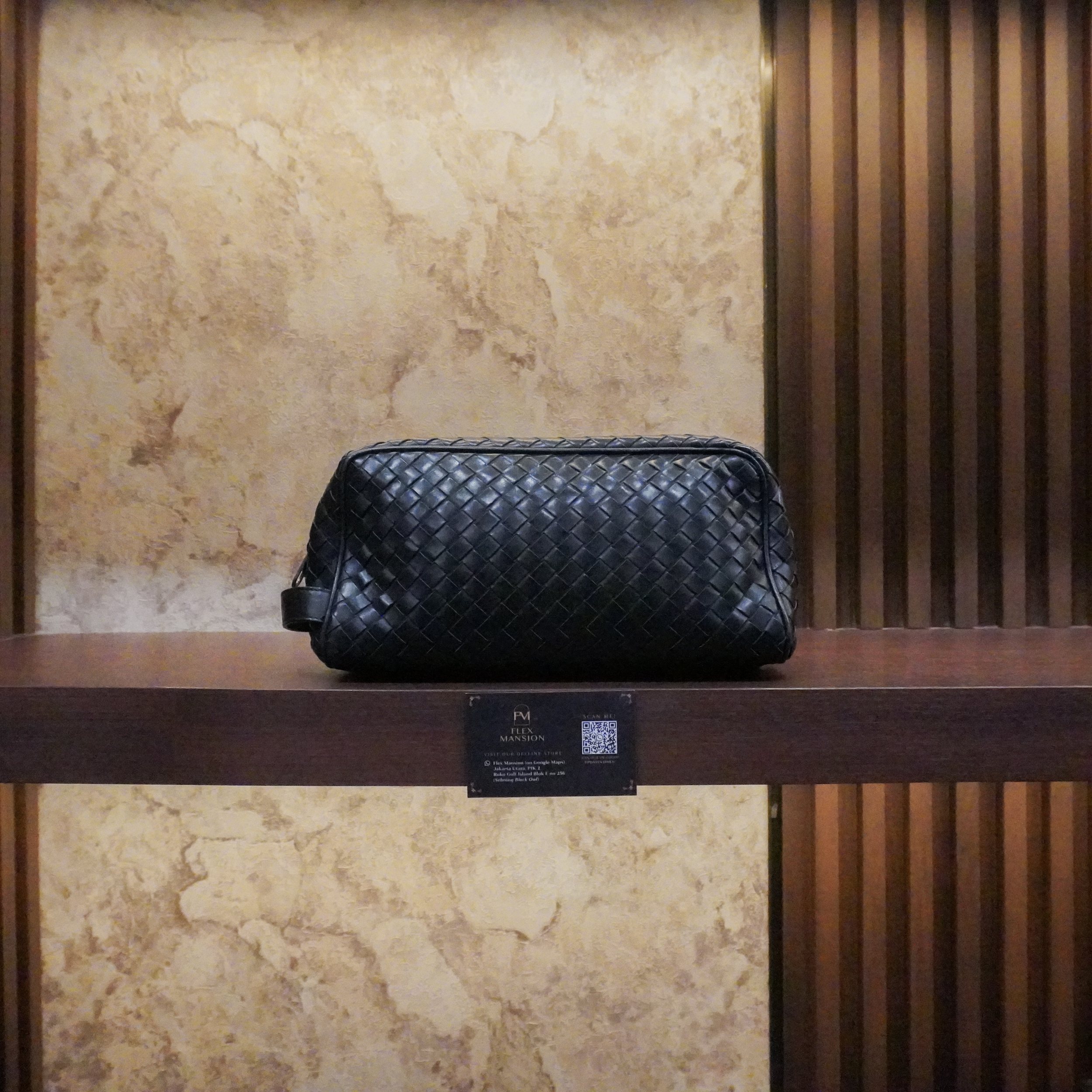 Bottega intrecciato travel pouch black (new 25jt