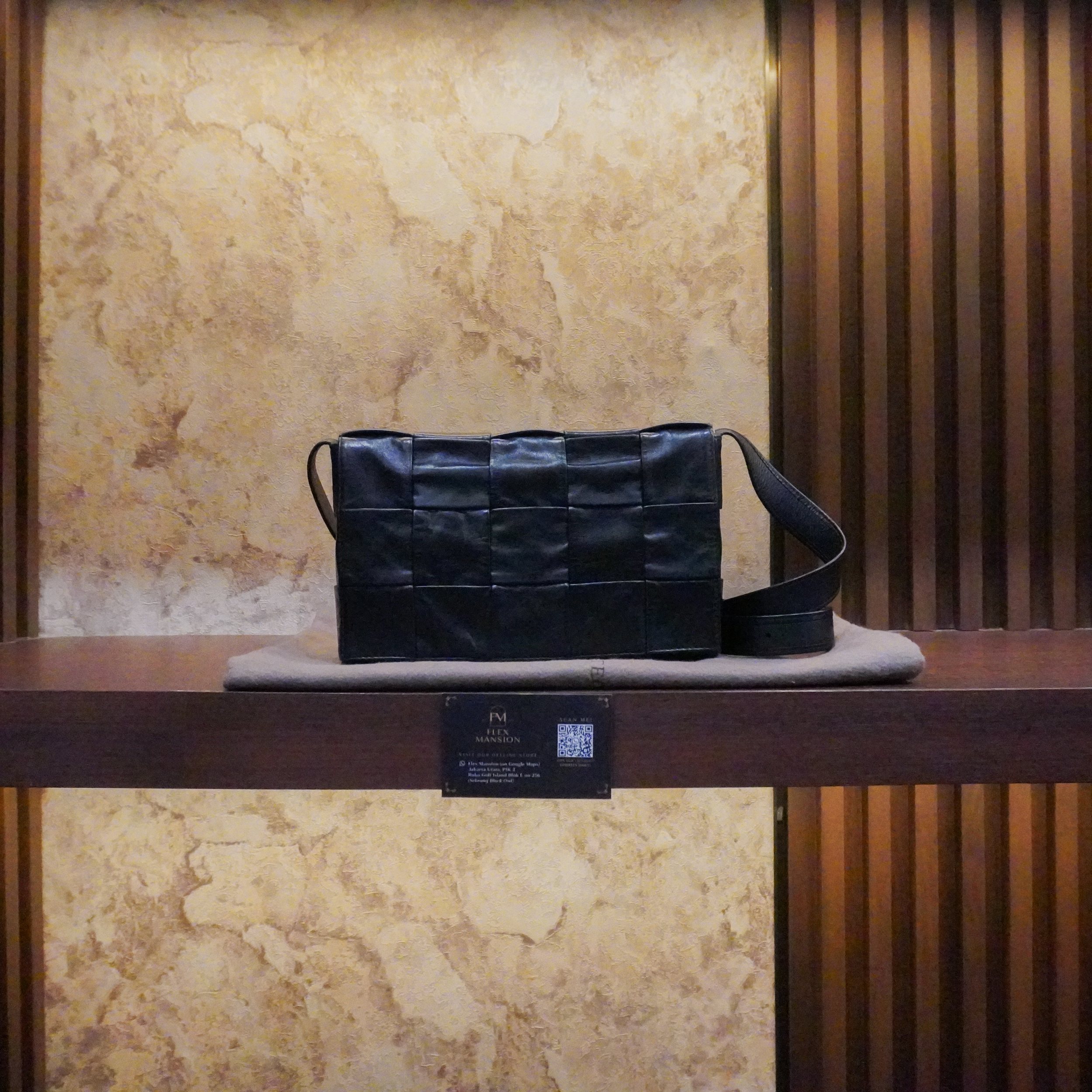 Bottega cassette paper calfskin black (new 50jt
