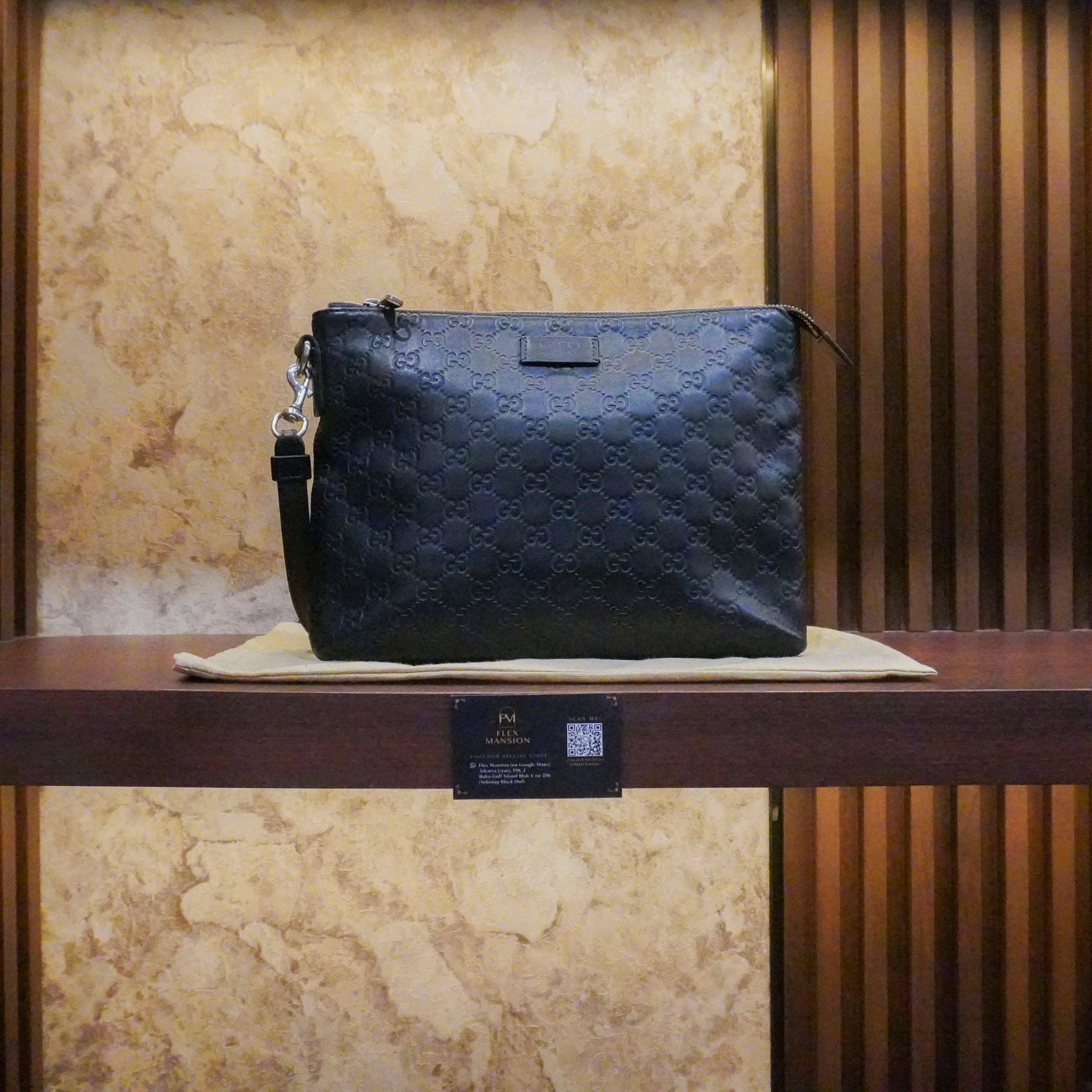 Gucci guccisima leather pouch black (new 20jt
