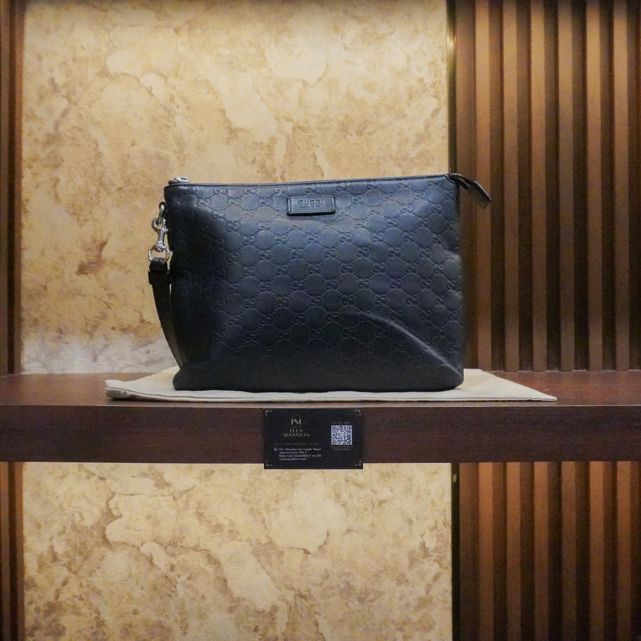 Gucci guccisima leather pouch navy (new 20jt