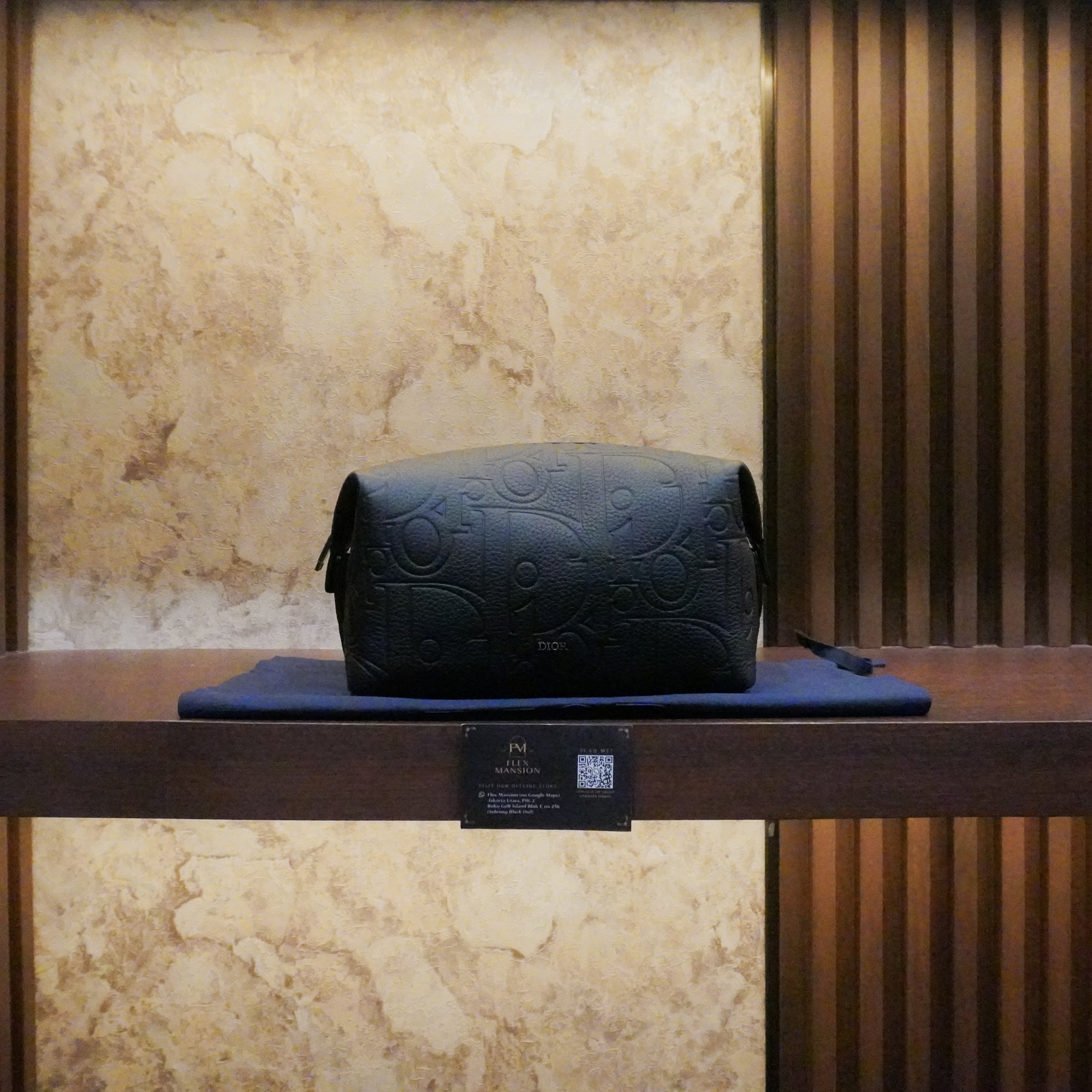 Dior maxi oblique gravity leather pouch