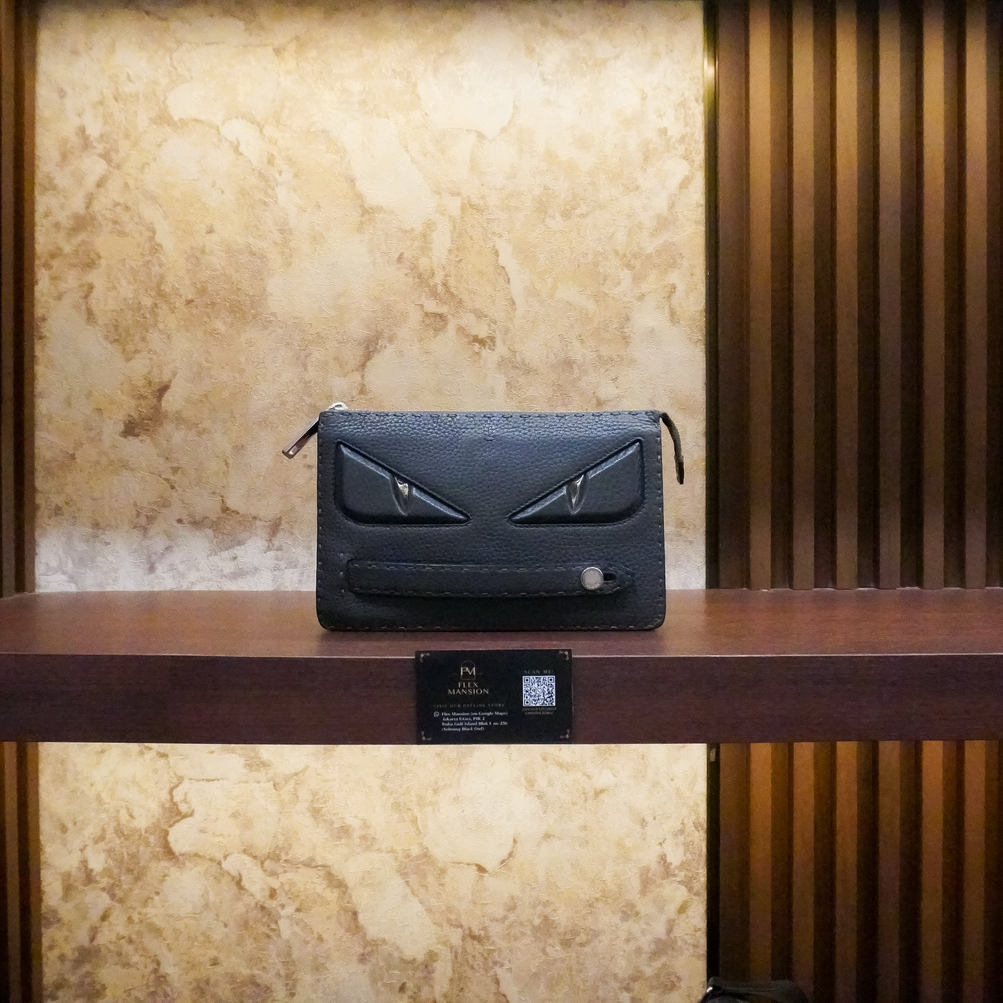 Fendi eye monster handling clutch leather Grey (new 20jt