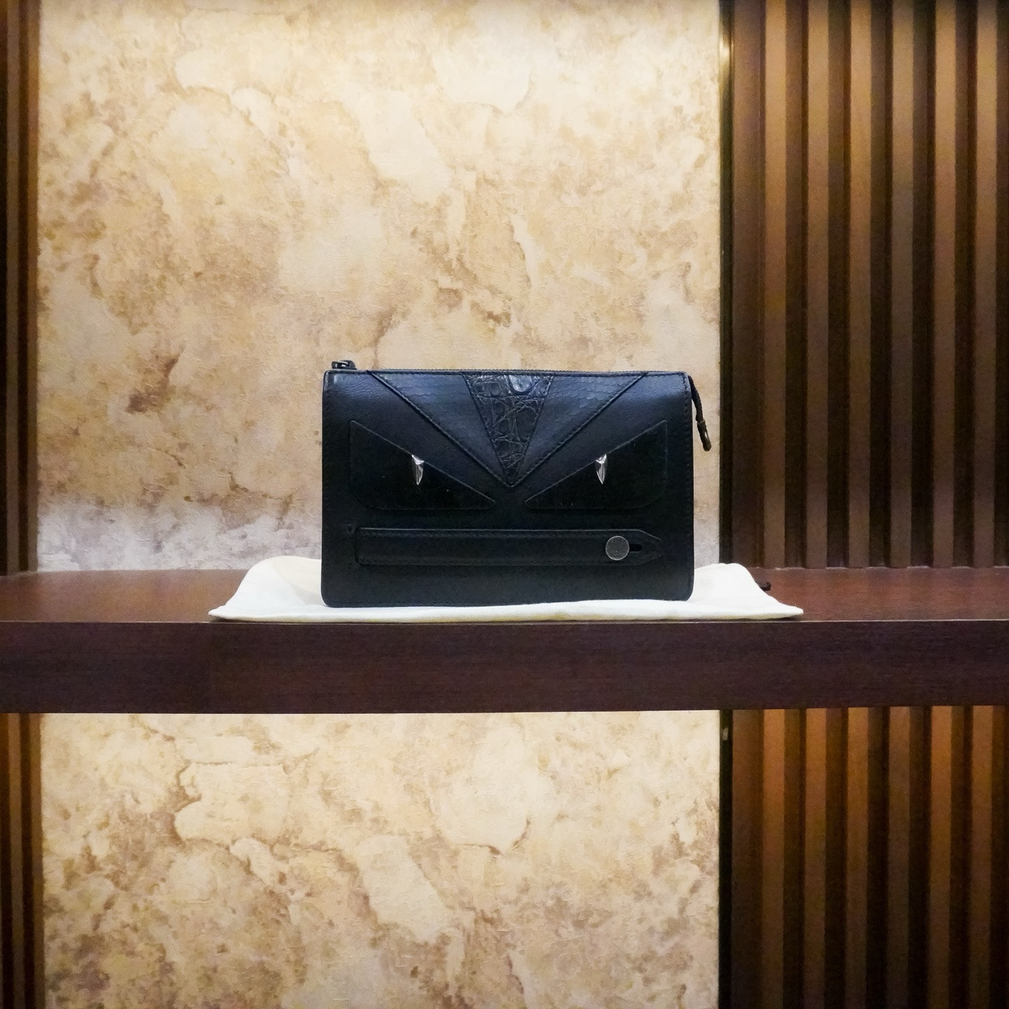 Fendi eye monster Handling clutch croco black (new 30jt