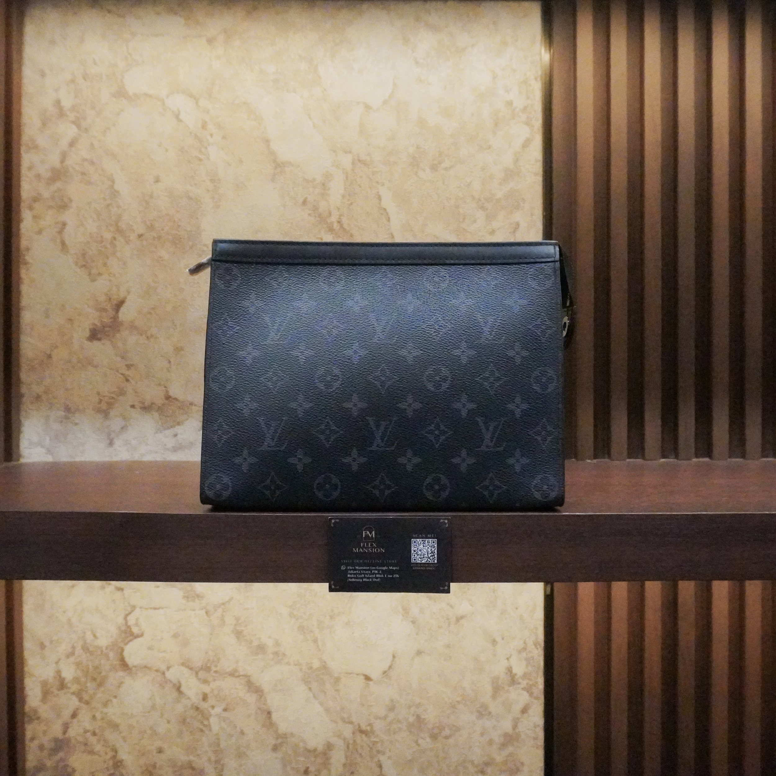 LV pochette voyage monogram eclipse