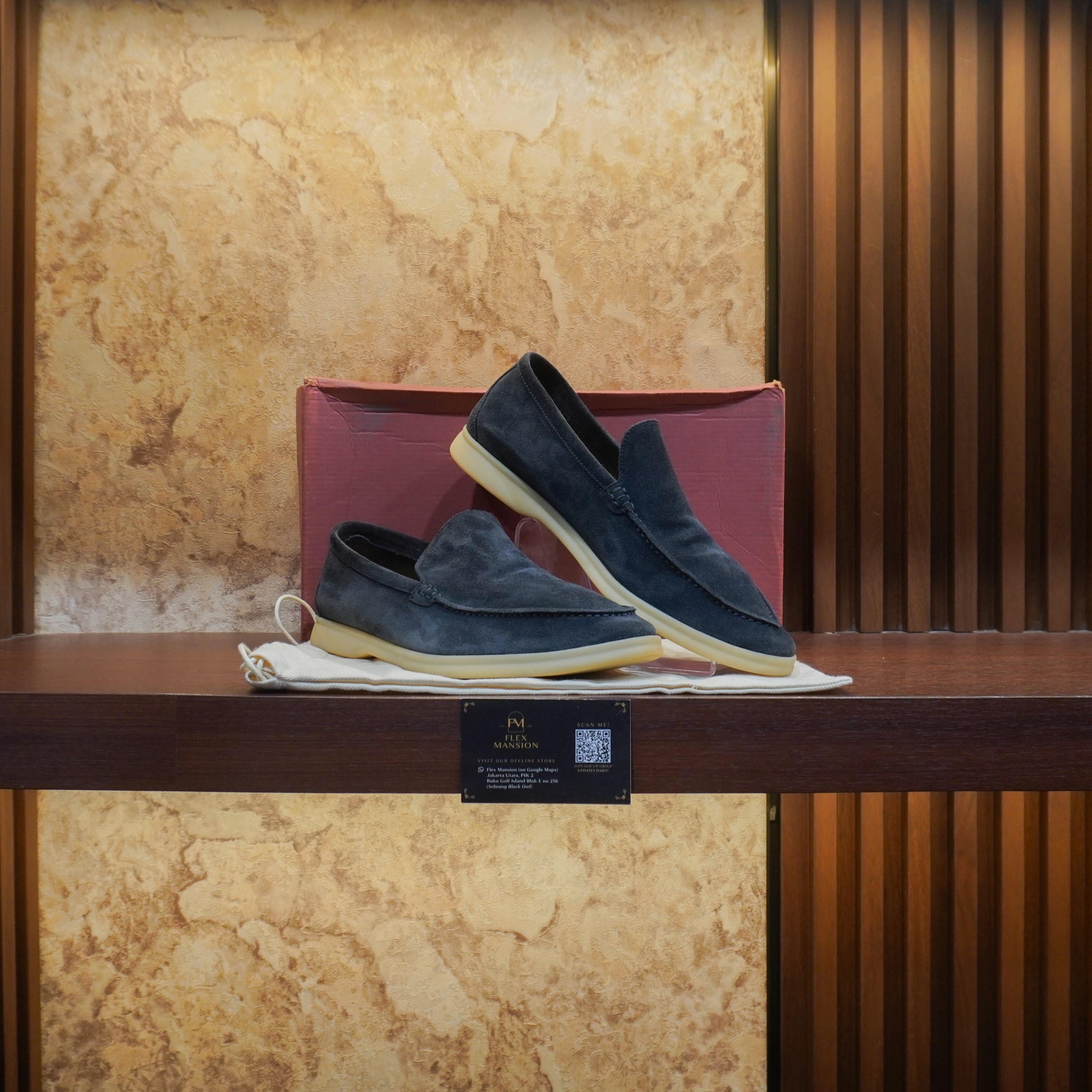 Loro piana summer walk suede black